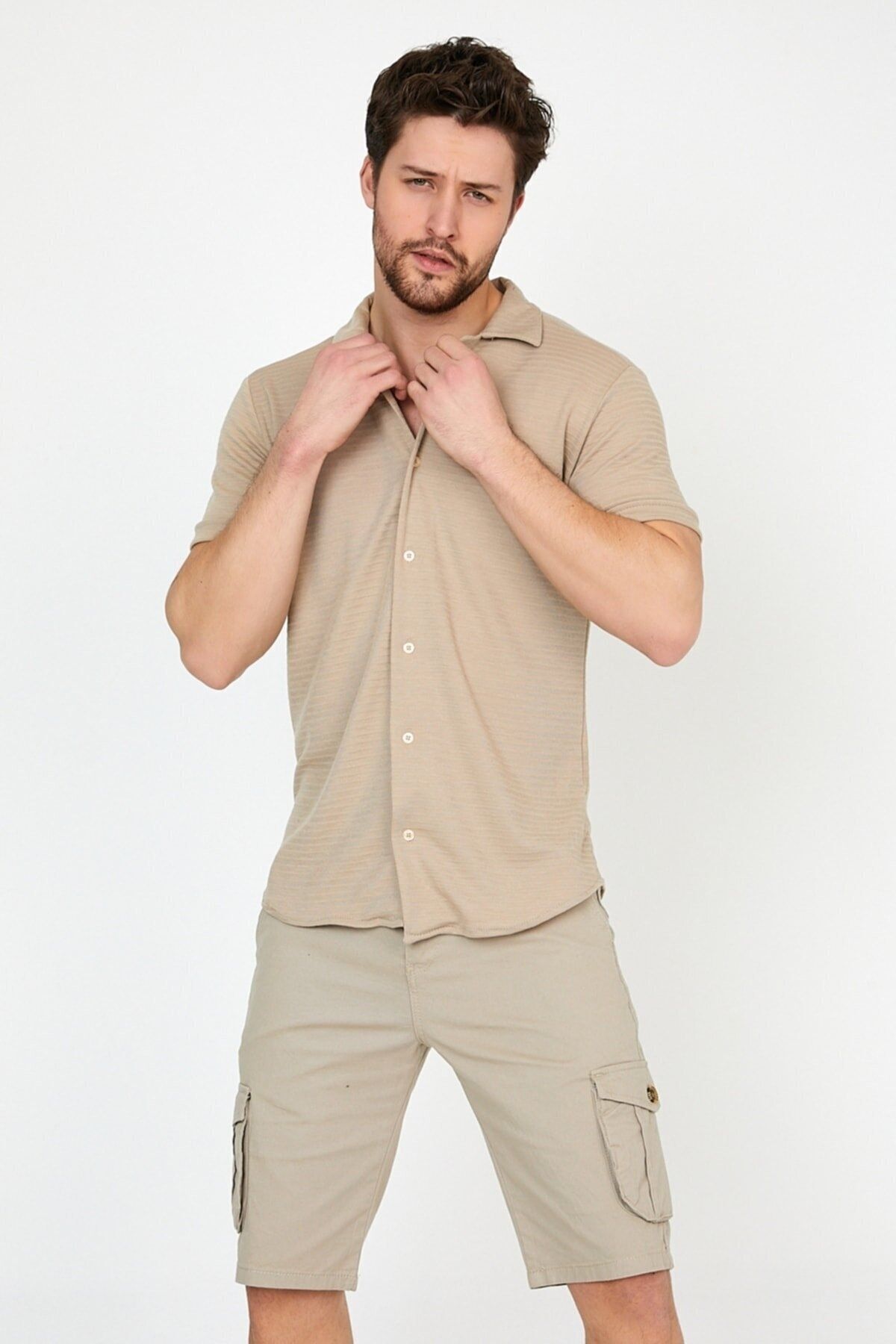 Erkek Gömlek Slim Fit Apaş Yaka Çizgi Desenli Kısa Kollu Gömlek Yazlık Gömlek